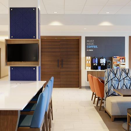 Holiday Inn Express & Suites Chicago - Matteson By Ihg Luaran gambar