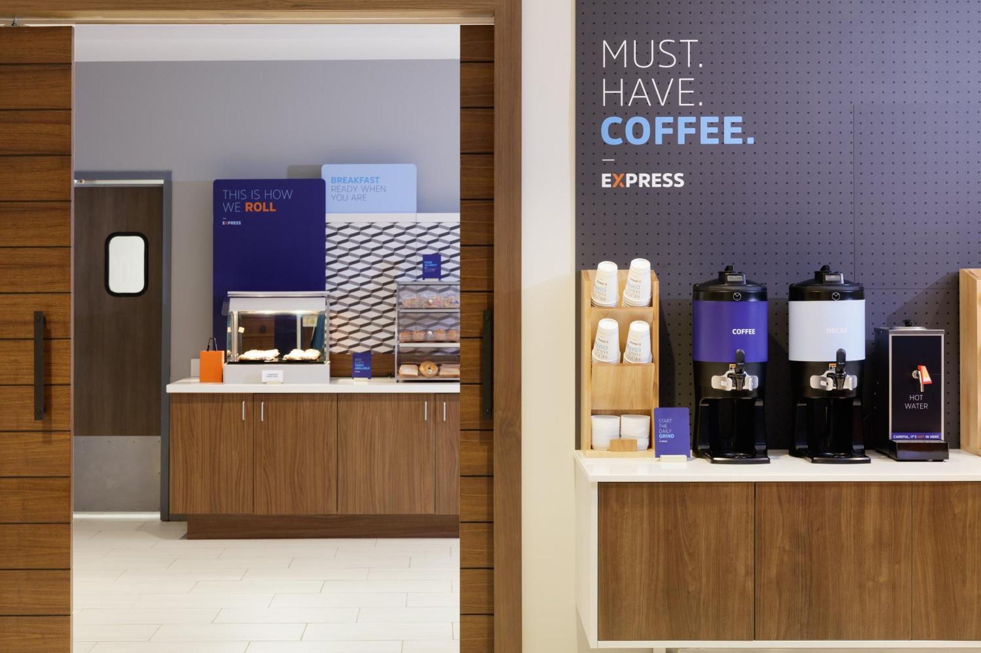 Holiday Inn Express & Suites Chicago - Matteson By Ihg Luaran gambar