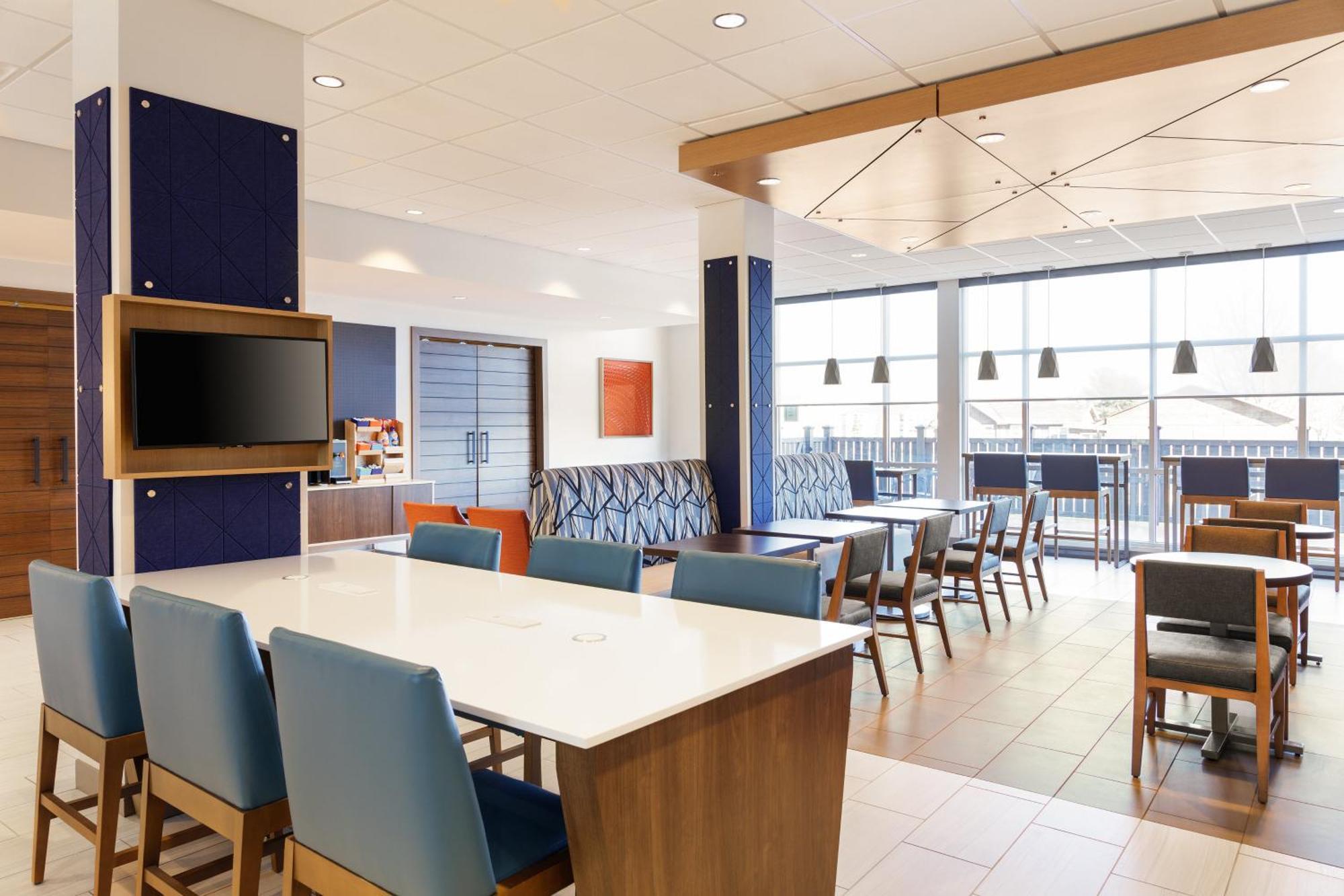 Holiday Inn Express & Suites Chicago - Matteson By Ihg Luaran gambar