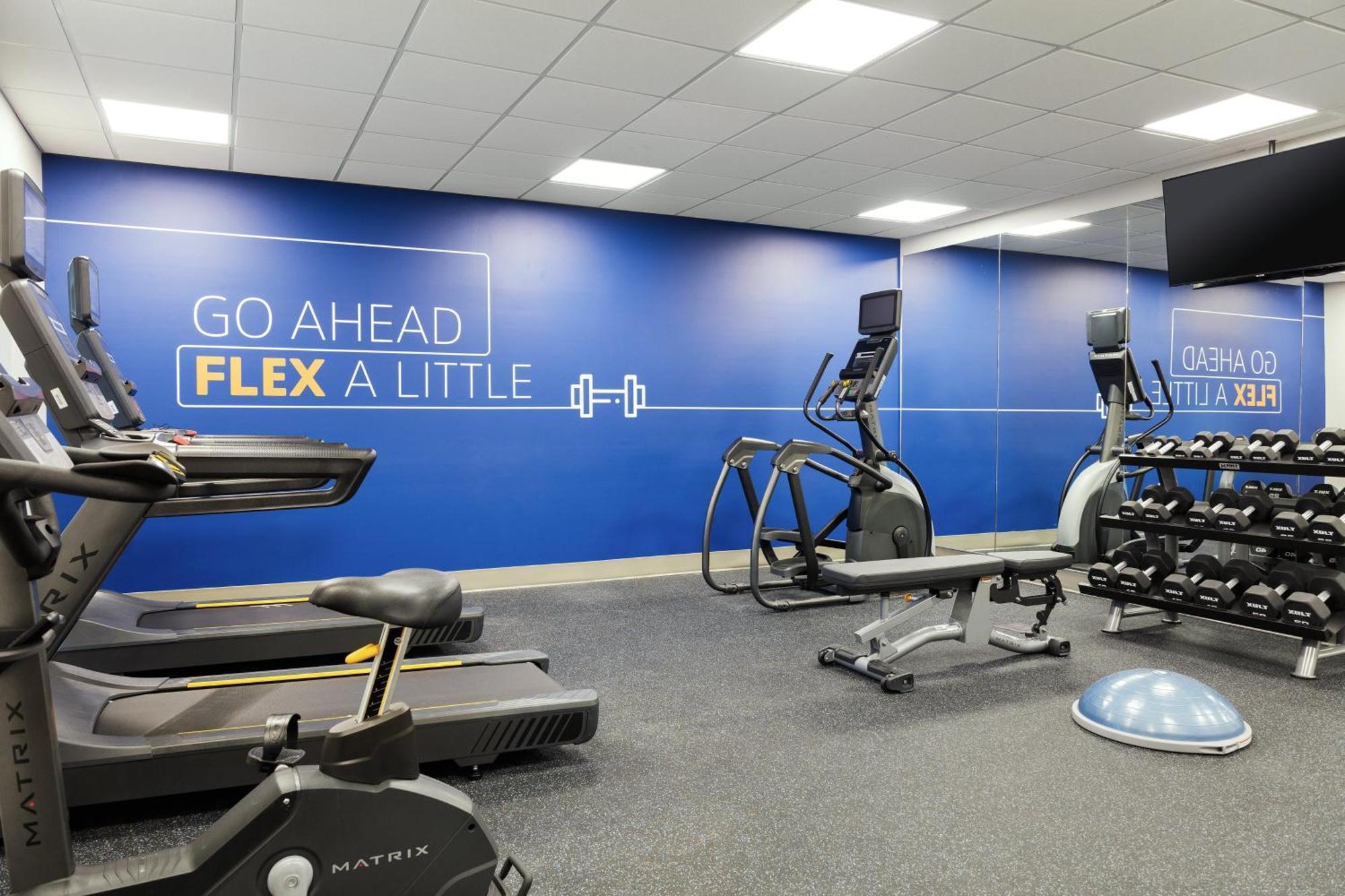 Holiday Inn Express & Suites Chicago - Matteson By Ihg Luaran gambar
