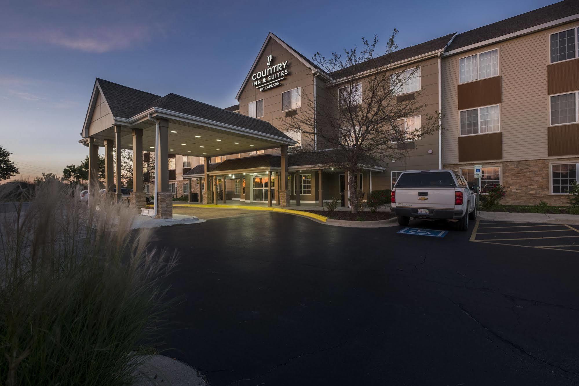 Holiday Inn Express & Suites Chicago - Matteson By Ihg Luaran gambar