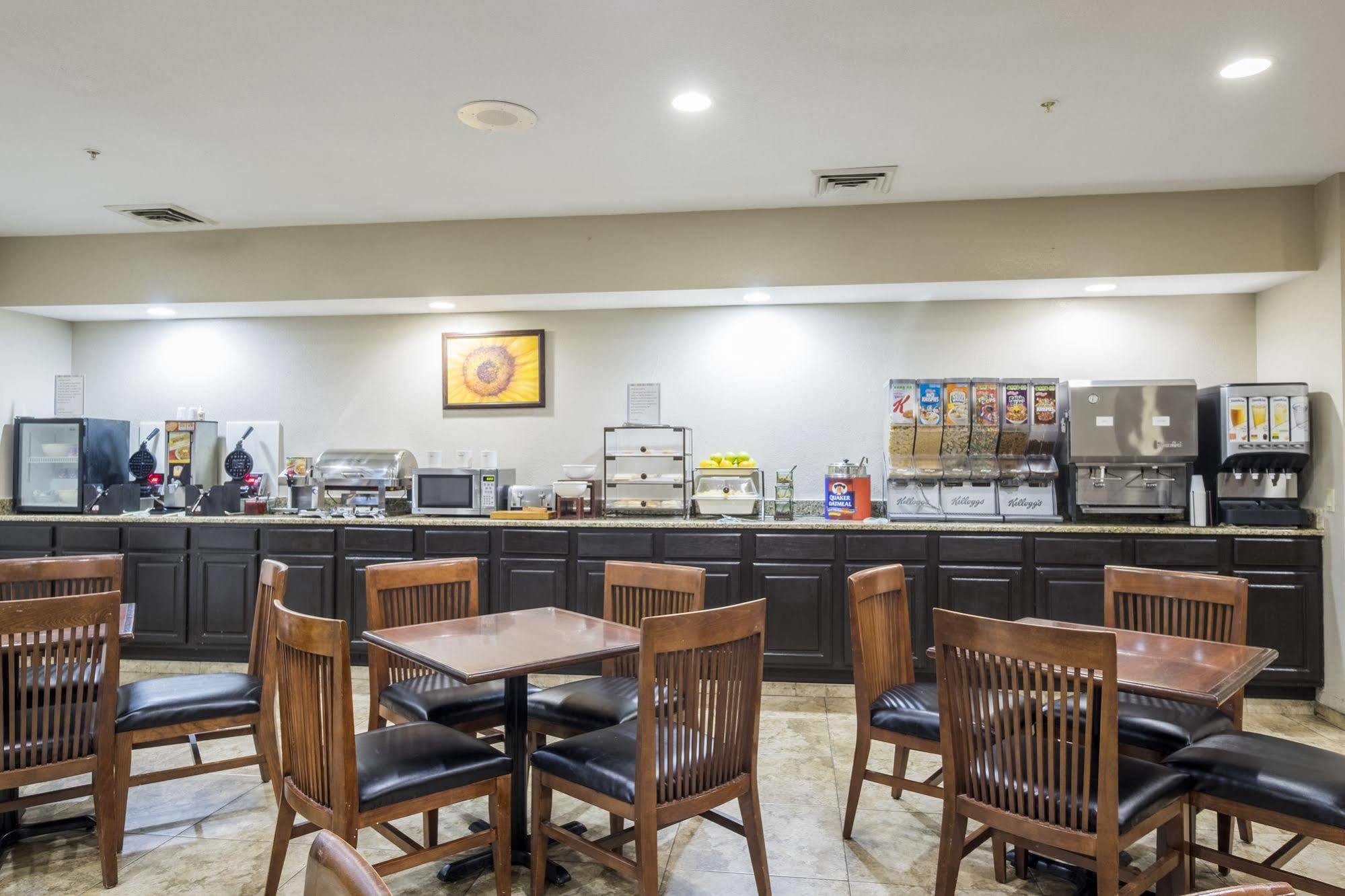 Holiday Inn Express & Suites Chicago - Matteson By Ihg Luaran gambar